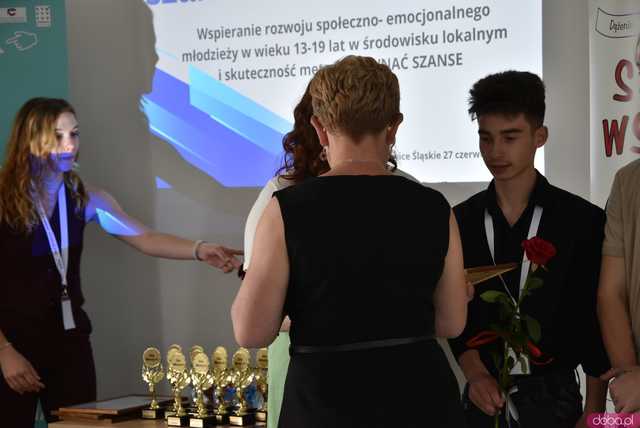 [WIDEO, FOTO] Z czym muszą mierzyć się młodzi ludzie? Zamiast mówić o problemach, postawmy wyzwania. O tym, jak wspierać młodych lokalnie
