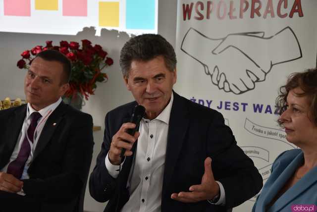 [WIDEO, FOTO] Z czym muszą mierzyć się młodzi ludzie? Zamiast mówić o problemach, postawmy wyzwania. O tym, jak wspierać młodych lokalnie