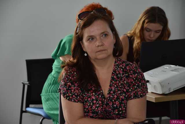 [WIDEO, FOTO] Z czym muszą mierzyć się młodzi ludzie? Zamiast mówić o problemach, postawmy wyzwania. O tym, jak wspierać młodych lokalnie
