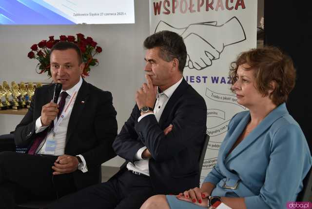 [WIDEO, FOTO] Z czym muszą mierzyć się młodzi ludzie? Zamiast mówić o problemach, postawmy wyzwania. O tym, jak wspierać młodych lokalnie