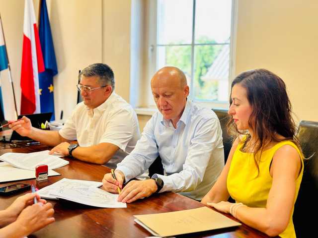 Mundi pozostaje operatorem Ziębickiej Komunikacji Autobusowej. Podpisano umowę 