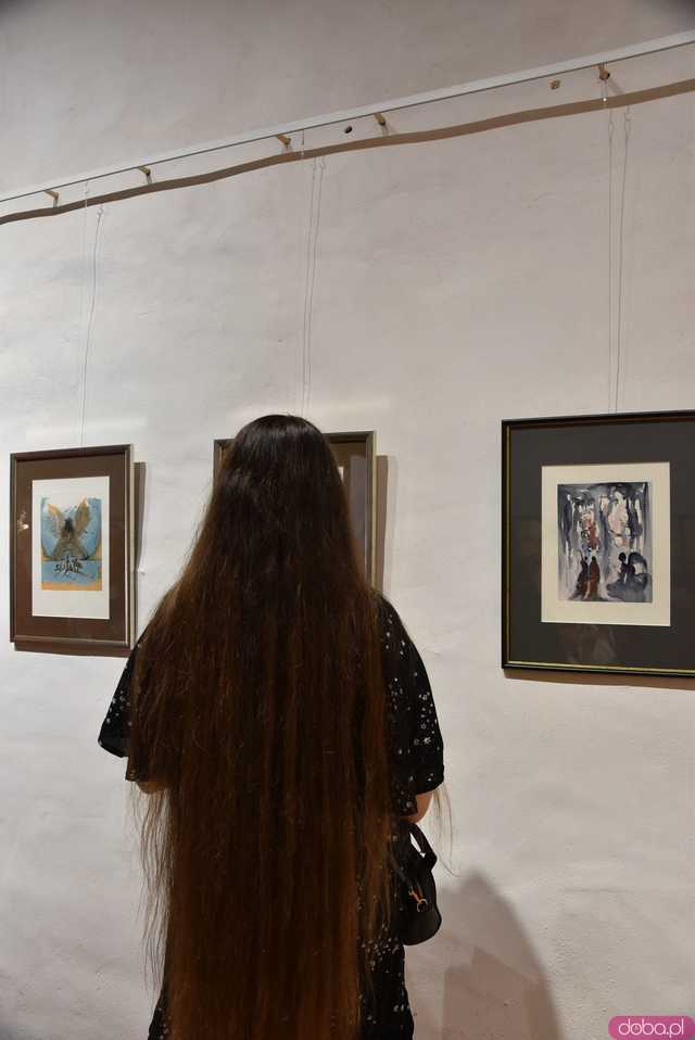 [WIDEO, FOTO] Salvador Dalí w Ząbkowicach Śląskich. Surrealistyczna wystawa, która burzy granice rzeczywistości