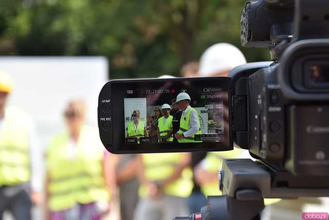 [WIDEO, FOTO] Symboliczny początek budowy bloku przy ul. Różanej w Ziębicach