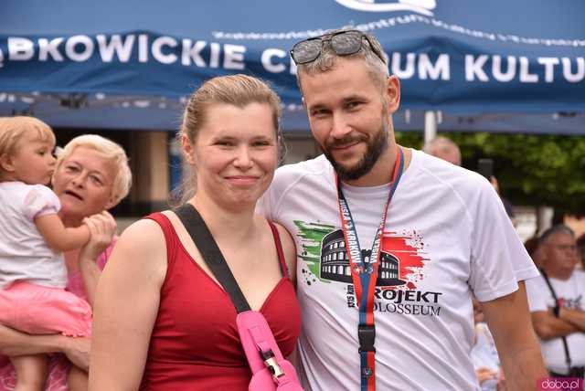 [FOTO, WIDEO] Wakacyjna Scena Muzyczna w Ząbkowicach Śląskich trwa w najlepsze. Tym razem afrykańskie rytmy porwały mieszkańców 