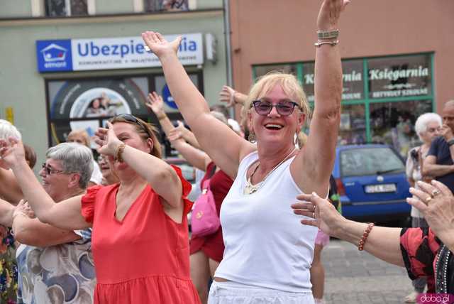 [FOTO, WIDEO] Wakacyjna Scena Muzyczna w Ząbkowicach Śląskich trwa w najlepsze. Tym razem afrykańskie rytmy porwały mieszkańców 