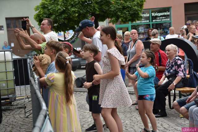 [FOTO, WIDEO] Wakacyjna Scena Muzyczna w Ząbkowicach Śląskich trwa w najlepsze. Tym razem afrykańskie rytmy porwały mieszkańców 