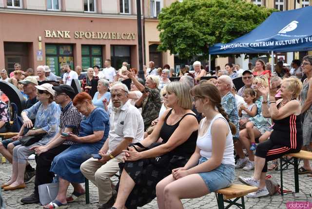 [FOTO, WIDEO] Wakacyjna Scena Muzyczna w Ząbkowicach Śląskich trwa w najlepsze. Tym razem afrykańskie rytmy porwały mieszkańców 