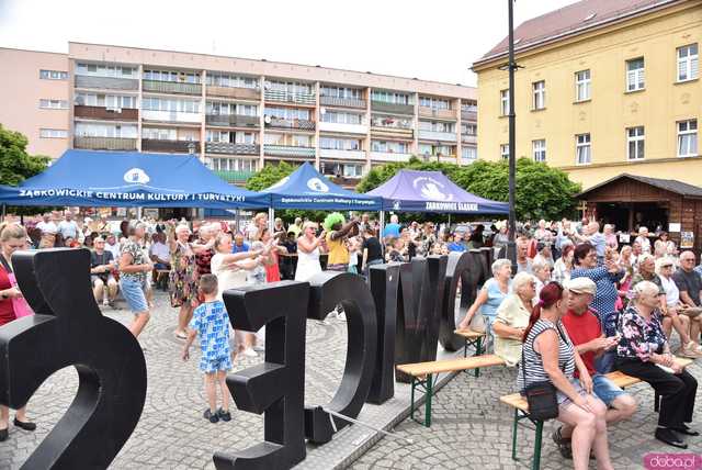 [FOTO, WIDEO] Wakacyjna Scena Muzyczna w Ząbkowicach Śląskich trwa w najlepsze. Tym razem afrykańskie rytmy porwały mieszkańców 
