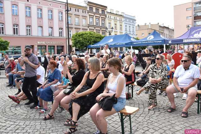 [FOTO, WIDEO] Wakacyjna Scena Muzyczna w Ząbkowicach Śląskich trwa w najlepsze. Tym razem afrykańskie rytmy porwały mieszkańców 