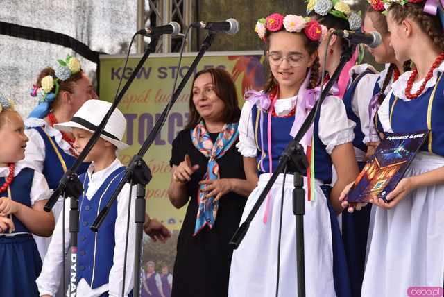 [FOTO, WIDEO] Tradycję trzeba pielęgnować Za nami XXVIII edycja Wojewódzkiego Festiwalu Zespołów Artystycznych KGW w Stolcu