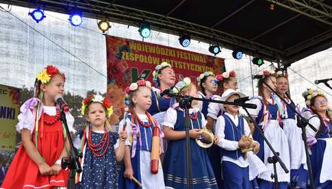 [FOTO, WIDEO] Tradycję trzeba pielęgnować Za nami XXVIII edycja Wojewódzkiego Festiwalu Zespołów Artystycznych KGW w Stolcu