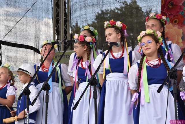 [FOTO, WIDEO] Tradycję trzeba pielęgnować Za nami XXVIII edycja Wojewódzkiego Festiwalu Zespołów Artystycznych KGW w Stolcu