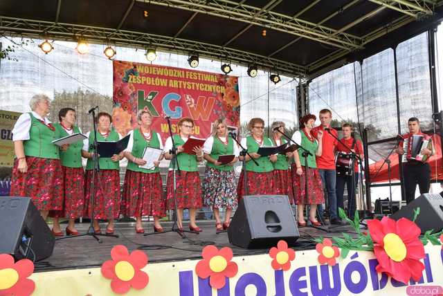 [FOTO, WIDEO] Tradycję trzeba pielęgnować Za nami XXVIII edycja Wojewódzkiego Festiwalu Zespołów Artystycznych KGW w Stolcu