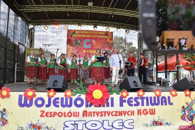 [FOTO, WIDEO] Tradycję trzeba pielęgnować Za nami XXVIII edycja Wojewódzkiego Festiwalu Zespołów Artystycznych KGW w Stolcu