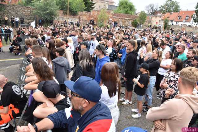 [FOTO] donGURALesko rozpoczął Dni i Noce Krzywej Wieży 2025