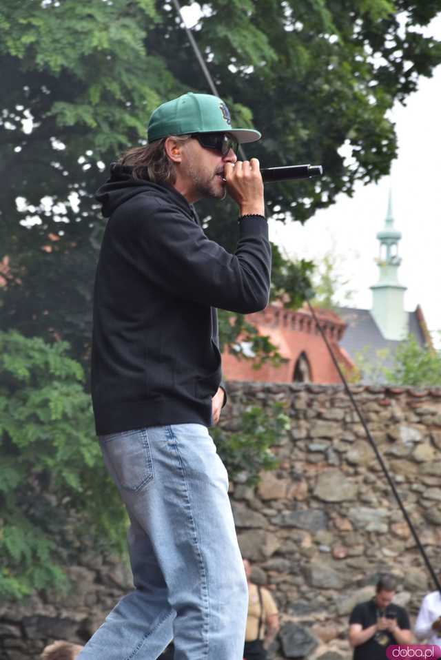 [FOTO] donGURALesko rozpoczął Dni i Noce Krzywej Wieży 2025