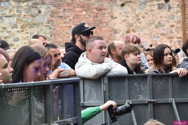 [FOTO] donGURALesko rozpoczął Dni i Noce Krzywej Wieży 2025