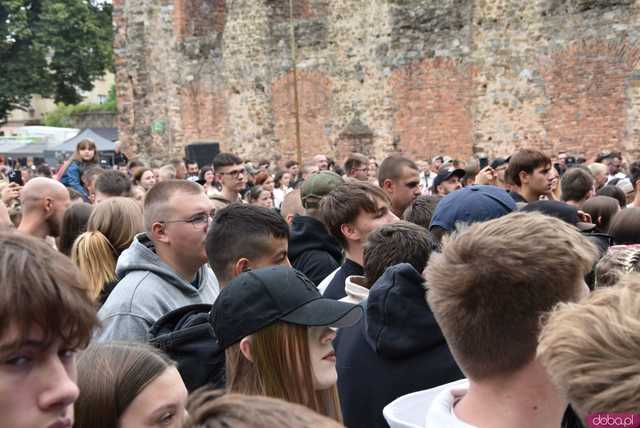 [FOTO] donGURALesko rozpoczął Dni i Noce Krzywej Wieży 2025