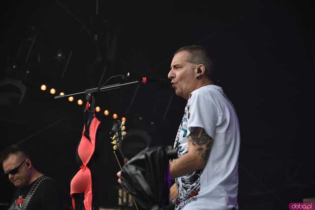 [FOTO] Na początek Kobranocka! To ona przywitała publikę drugiego dnia Dni i Nocy Krzywej Wieży 