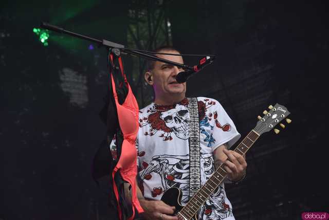 [FOTO] Na początek Kobranocka! To ona przywitała publikę drugiego dnia Dni i Nocy Krzywej Wieży 