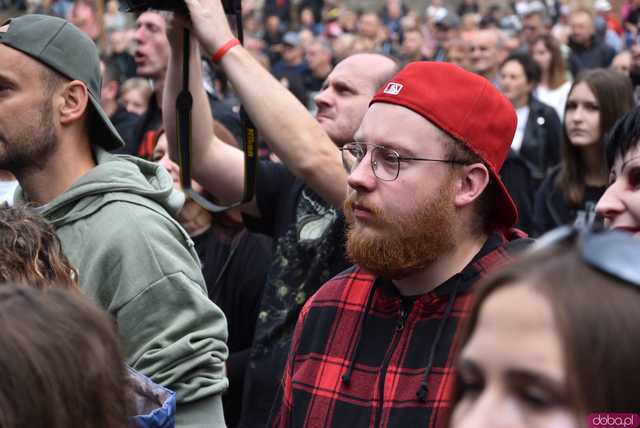 [FOTO] Na początek Kobranocka! To ona przywitała publikę drugiego dnia Dni i Nocy Krzywej Wieży 