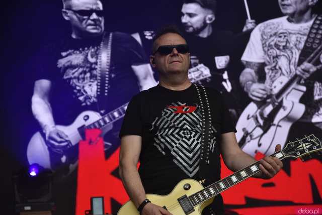 [FOTO] Na początek Kobranocka! To ona przywitała publikę drugiego dnia Dni i Nocy Krzywej Wieży 