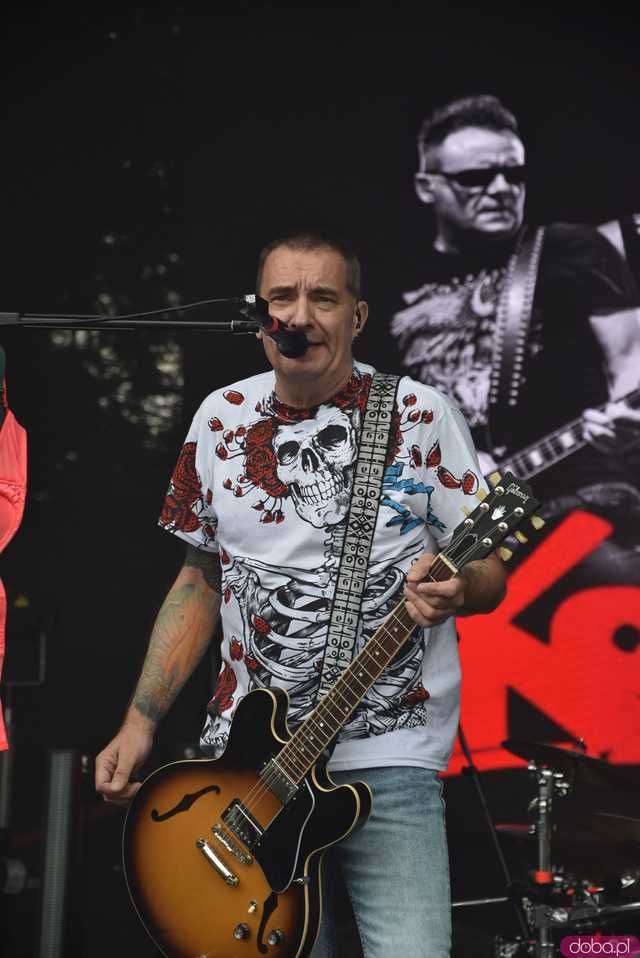 [FOTO] Na początek Kobranocka! To ona przywitała publikę drugiego dnia Dni i Nocy Krzywej Wieży 