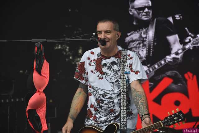 [FOTO] Na początek Kobranocka! To ona przywitała publikę drugiego dnia Dni i Nocy Krzywej Wieży 