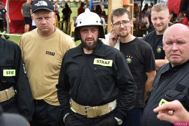 [FOTO, WIDEO] Strażacka rywalizacja w Lubnowie. Znamy zwycięzców zawodów XI Zlotu Starych Sikawek!