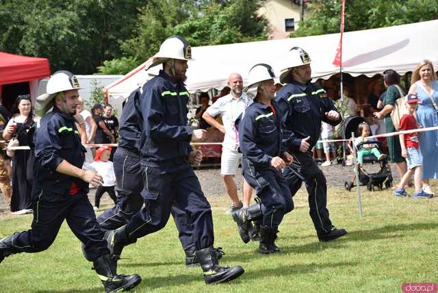 [FOTO, WIDEO] Strażacka rywalizacja w Lubnowie. Znamy zwycięzców zawodów XI Zlotu Starych Sikawek!