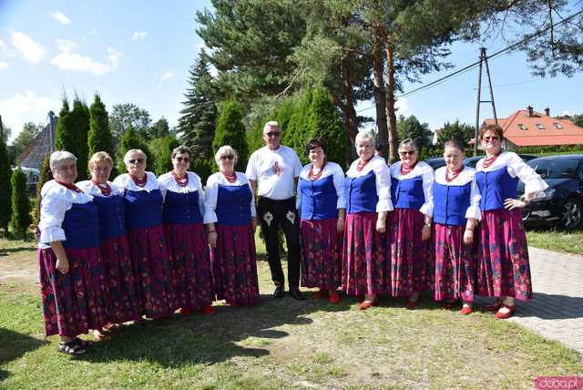 [FOTO, WIDEO] Tradycja bez rywalizacji. Za nami III Spotkanie Zespołów Ludowych w Przedborowej