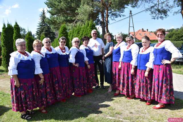 [FOTO, WIDEO] Tradycja bez rywalizacji. Za nami III Spotkanie Zespołów Ludowych w Przedborowej