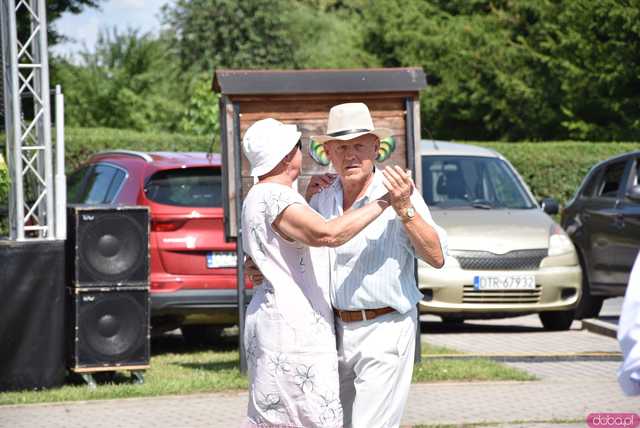[FOTO, WIDEO] Tradycja bez rywalizacji. Za nami III Spotkanie Zespołów Ludowych w Przedborowej