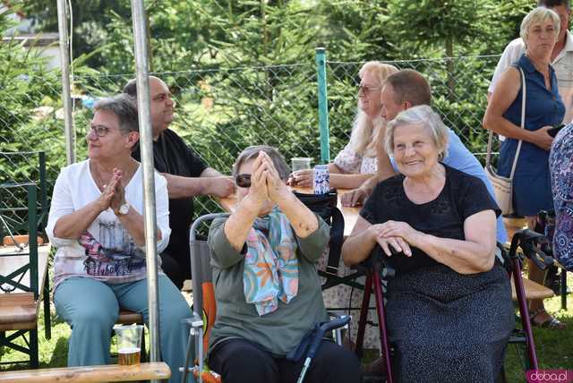[FOTO, WIDEO] Tradycja bez rywalizacji. Za nami III Spotkanie Zespołów Ludowych w Przedborowej