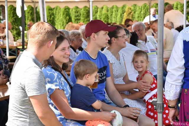 [FOTO, WIDEO] Tradycja bez rywalizacji. Za nami III Spotkanie Zespołów Ludowych w Przedborowej