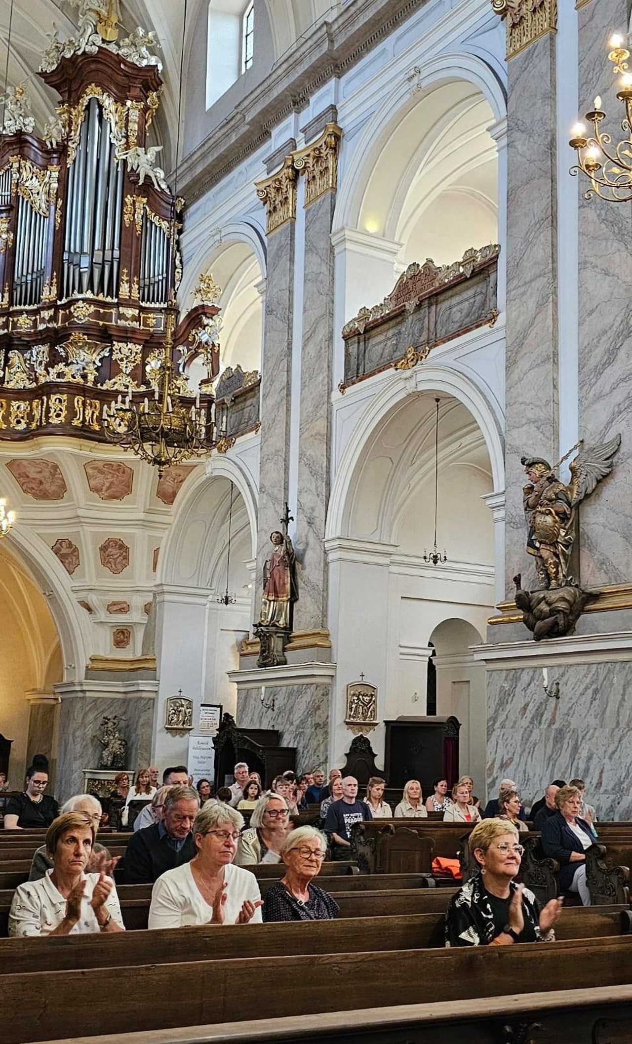 [FOTO] Muzyka wielkich mistrzów w sercu Barda. Za nami drugi koncert Bardzkiego Lata Organowego
