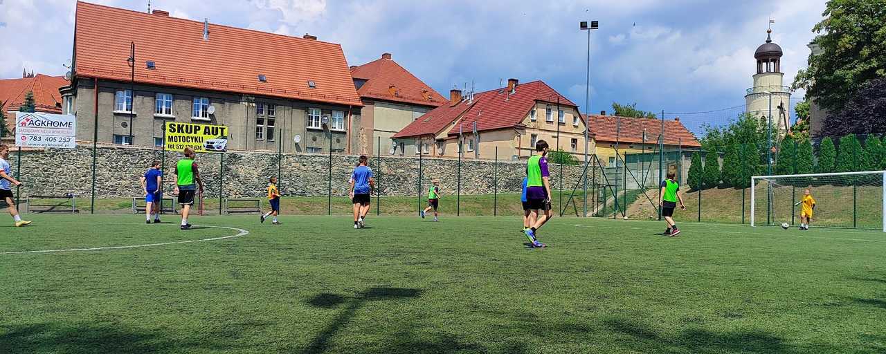 [FOTO] Tydzień z piłką nożną na Orliku w Ziębicach. Frekwencja dopisała, a emocji nie brakowało