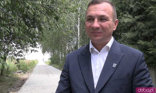 [FOTO, WIDEO] Po 18 latach odcinek łączący ul. Kłodzką i ul. Wodociągową w Kamieńcu Ząbkowickim został wyremontowany 