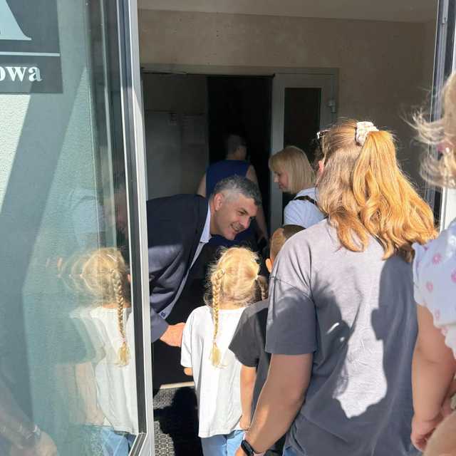 [FOTO] 24 rodziny odebrały klucze do lokali na Osiedlu Owocowym w Ząbkowicach Ślskich