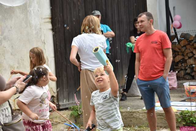 [FOTO, WIDEO] Dzień Róży w Różanej z grą terenową i animacjami. Nowa tradycja zyskuje popularność