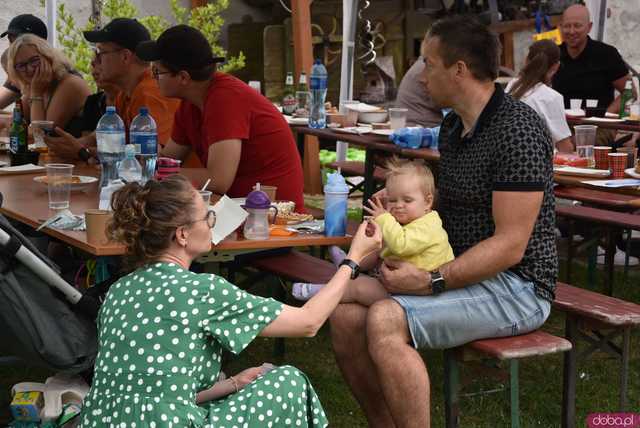[FOTO, WIDEO] Dzień Róży w Różanej z grą terenową i animacjami. Nowa tradycja zyskuje popularność
