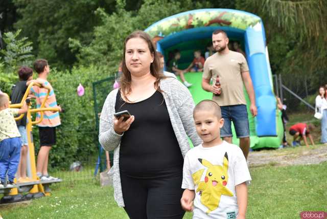 [FOTO, WIDEO] Dzień Róży w Różanej z grą terenową i animacjami. Nowa tradycja zyskuje popularność