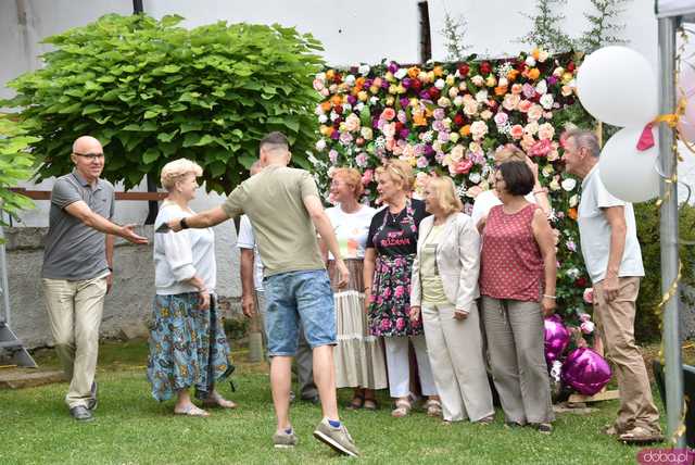 [FOTO, WIDEO] Dzień Róży w Różanej z grą terenową i animacjami. Nowa tradycja zyskuje popularność