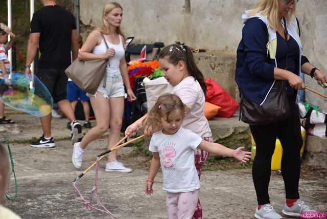 [FOTO, WIDEO] Dzień Róży w Różanej z grą terenową i animacjami. Nowa tradycja zyskuje popularność