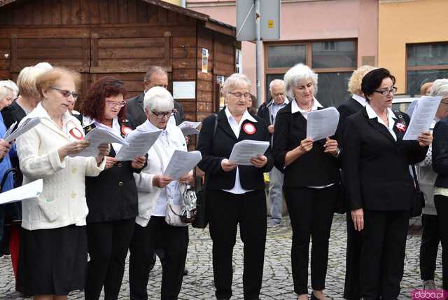 [FOTO] Deszcz nie zwolnił nas z obowiązku upamiętnienia wszystkich walczących w Powstaniu Warszawskim 