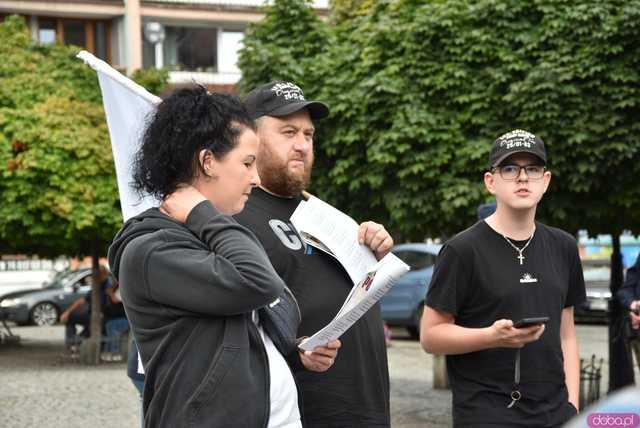 [FOTO] Deszcz nie zwolnił nas z obowiązku upamiętnienia wszystkich walczących w Powstaniu Warszawskim 