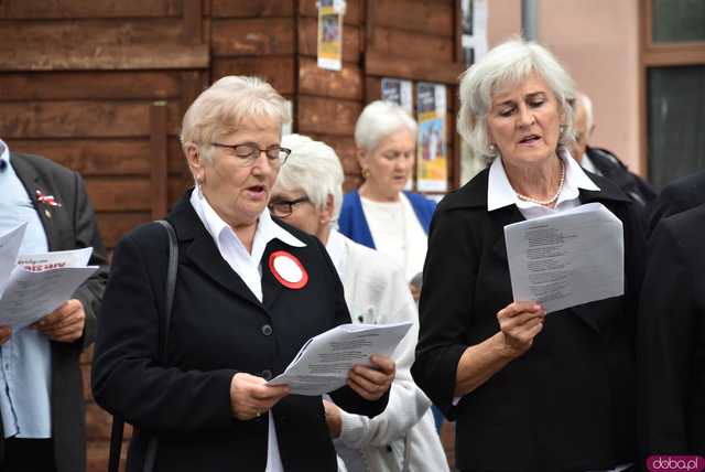 [FOTO] Deszcz nie zwolnił nas z obowiązku upamiętnienia wszystkich walczących w Powstaniu Warszawskim 