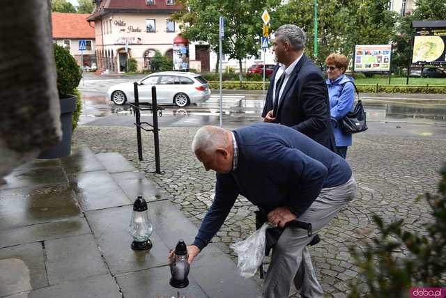 [FOTO] Deszcz nie zwolnił nas z obowiązku upamiętnienia wszystkich walczących w Powstaniu Warszawskim 