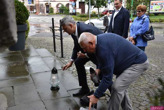 [FOTO] Deszcz nie zwolnił nas z obowiązku upamiętnienia wszystkich walczących w Powstaniu Warszawskim 