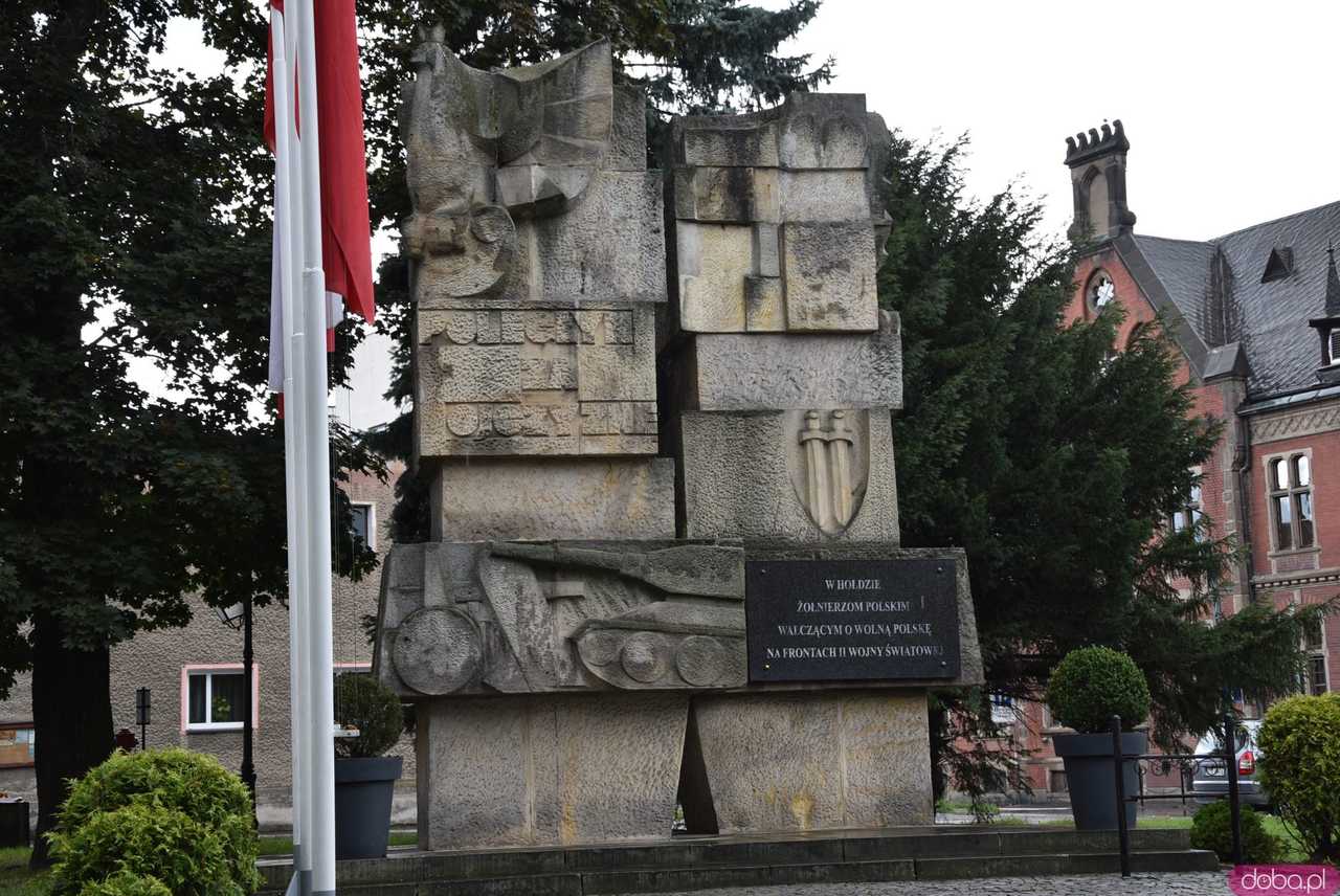 [FOTO] Deszcz nie zwolnił nas z obowiązku upamiętnienia wszystkich walczących w Powstaniu Warszawskim 